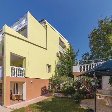 4 Bedroom Beautiful Apartment In שטיניאן מראה חיצוני תמונה