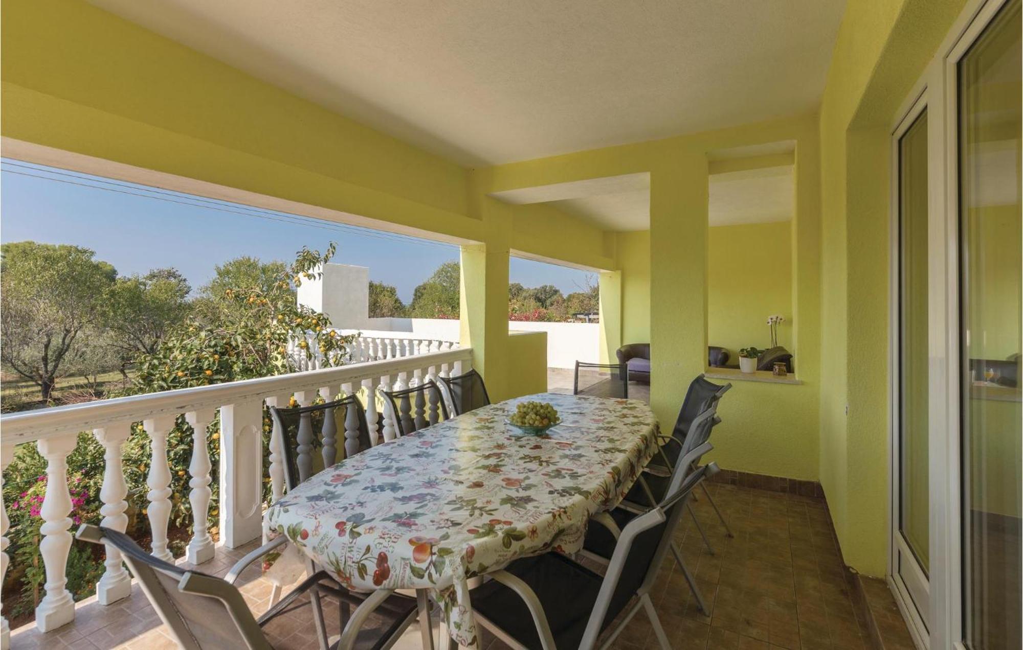4 Bedroom Beautiful Apartment In שטיניאן מראה חיצוני תמונה